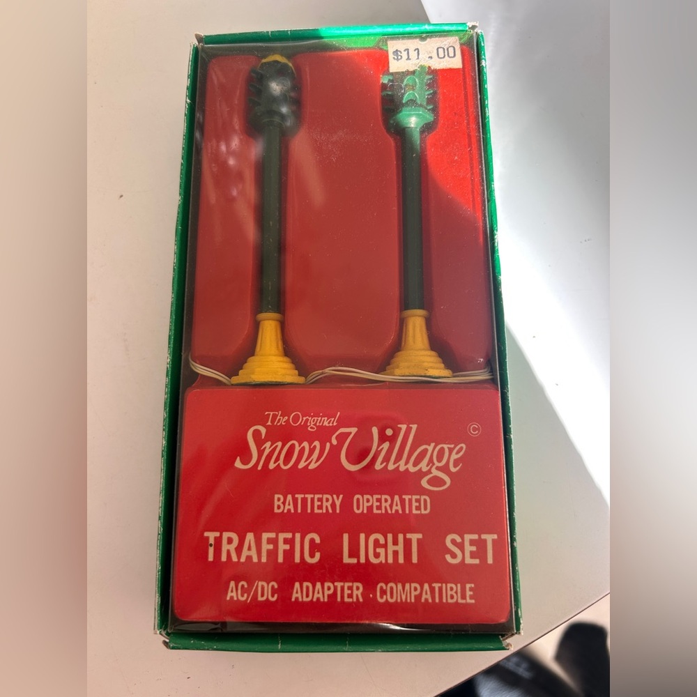 Vintage The Original Snow Village Battery Operated Traffic Light Set